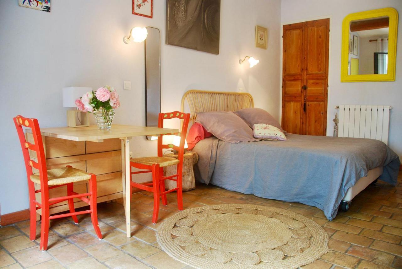 Willa Les Volets Bleus Provence Salon-de-Provence Zewnętrze zdjęcie